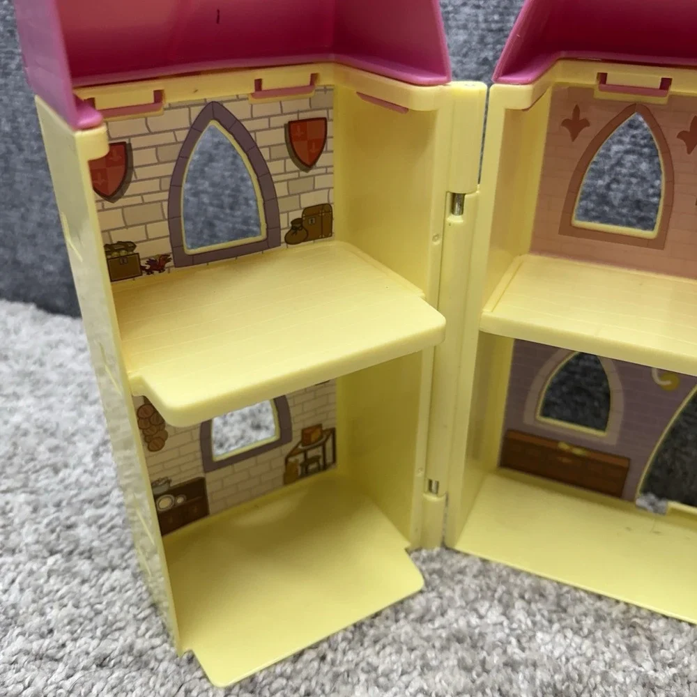 Peppa Pig Princess Castle doll house w/ family friends figures